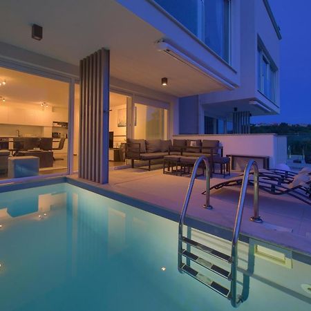 Villa Solis Lacus Modern Apartment - Private Heated Pool - Smart Tv Sky X - Free Parking Njivice Ngoại thất bức ảnh