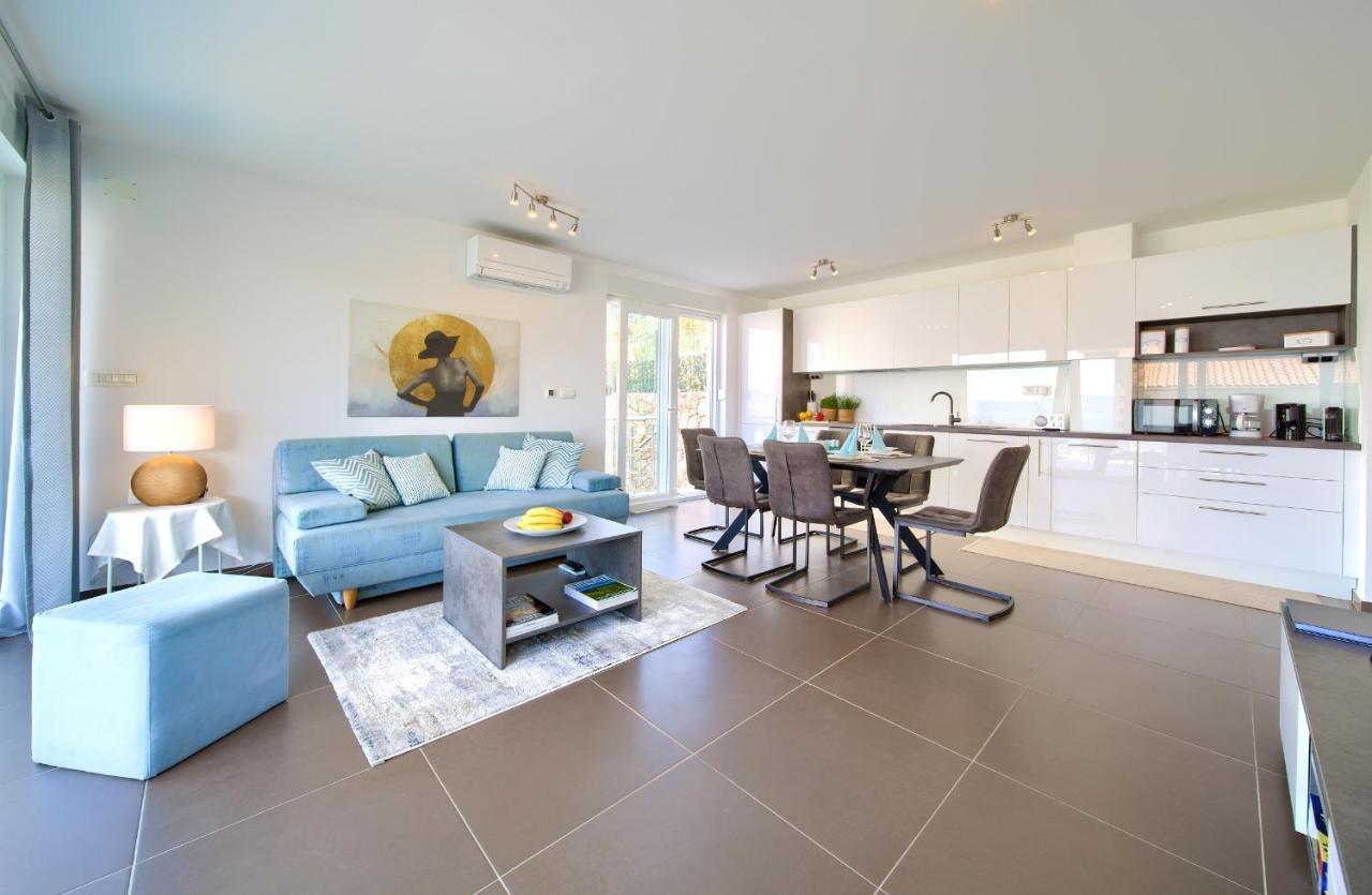 Villa Solis Lacus Modern Apartment - Private Heated Pool - Smart Tv Sky X - Free Parking Njivice Ngoại thất bức ảnh