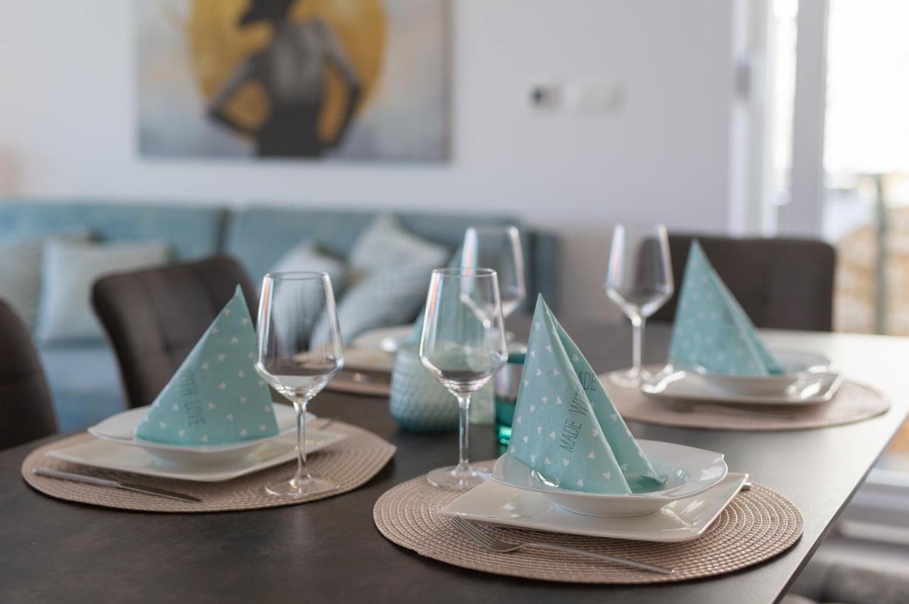 Villa Solis Lacus Modern Apartment - Private Heated Pool - Smart Tv Sky X - Free Parking Njivice Ngoại thất bức ảnh
