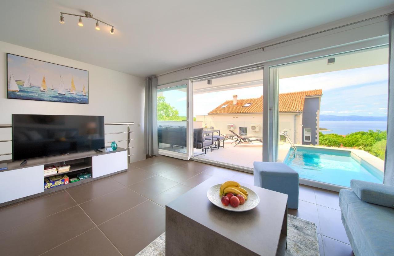 Villa Solis Lacus Modern Apartment - Private Heated Pool - Smart Tv Sky X - Free Parking Njivice Ngoại thất bức ảnh
