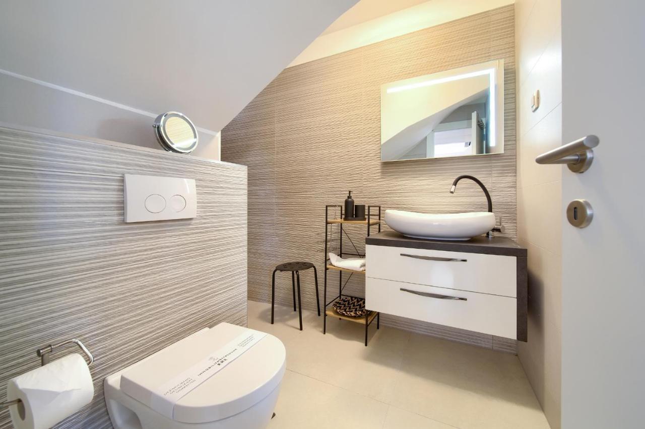 Villa Solis Lacus Modern Apartment - Private Heated Pool - Smart Tv Sky X - Free Parking Njivice Ngoại thất bức ảnh