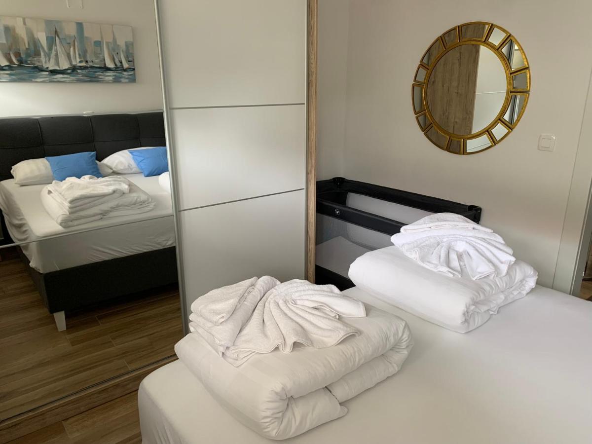 Villa Solis Lacus Modern Apartment - Private Heated Pool - Smart Tv Sky X - Free Parking Njivice Ngoại thất bức ảnh
