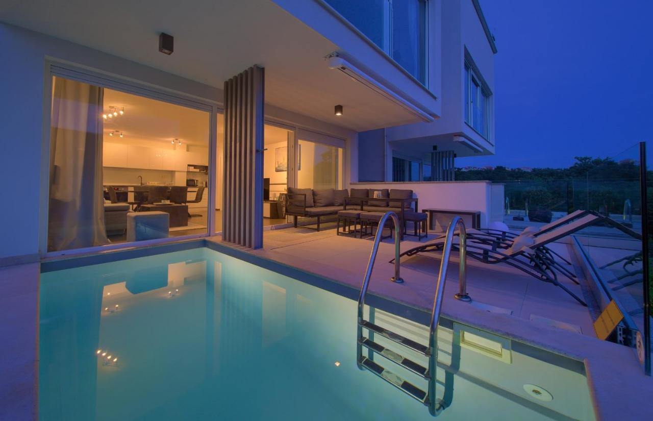 Villa Solis Lacus Modern Apartment - Private Heated Pool - Smart Tv Sky X - Free Parking Njivice Ngoại thất bức ảnh